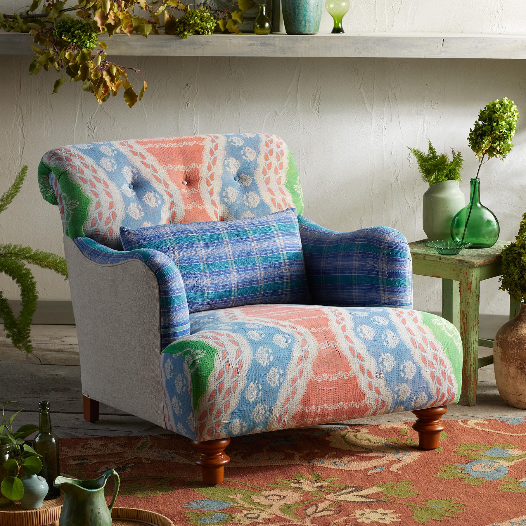 Kriyan Sari Club Chair